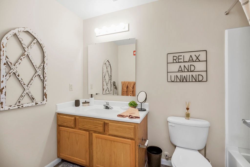 Bathroom with Modern Finishes