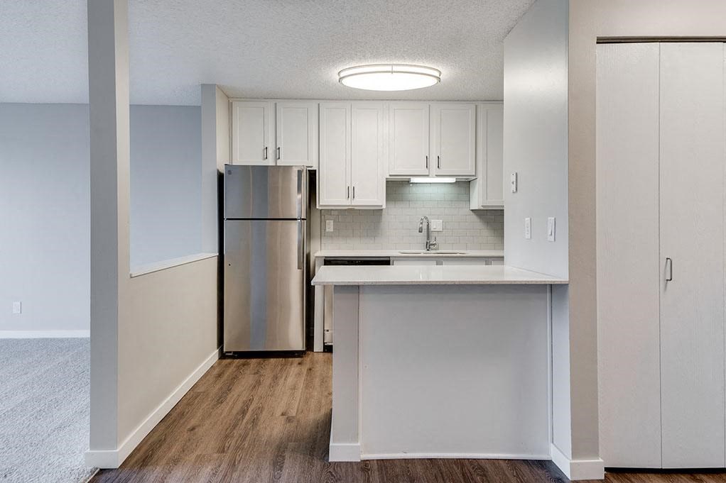 Kitchen with Breakfast Bar