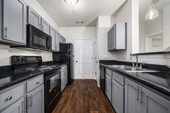 Kitchen with Premium Fixtures and Finishes - Photo Gallery 5