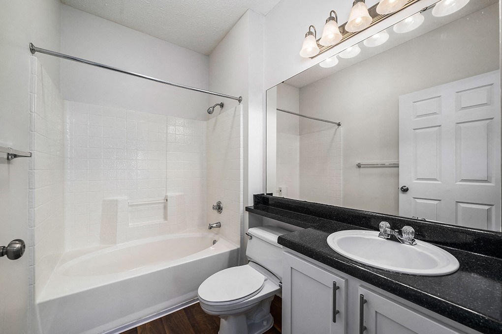 Bathroom with Modern Finishes
