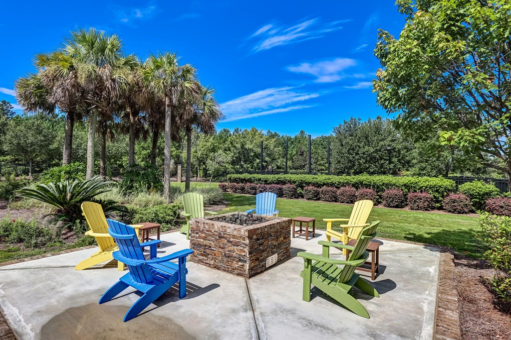 Outdoor Firepit Lounge