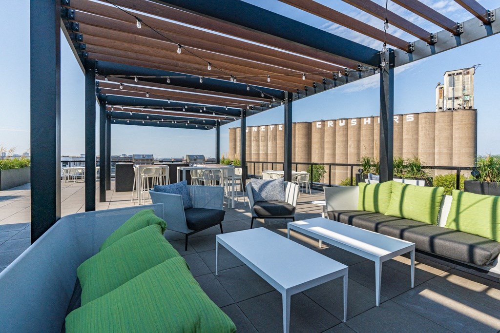 Rooftop Deck Pergola & Lounge