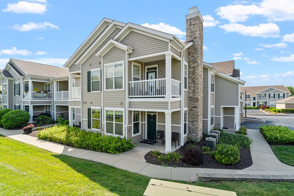 Exterior of Parkway Lakeside