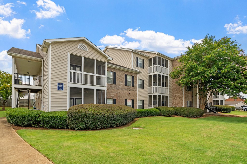 Exterior of Highland Lakes