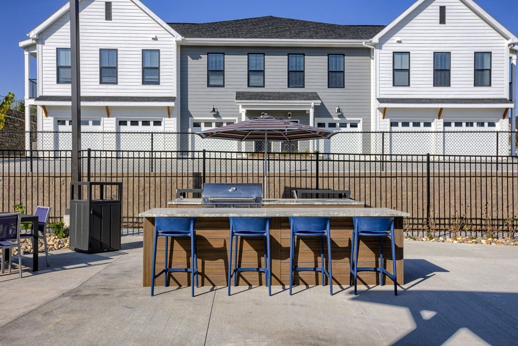 Outdoor Kitchen with Grill