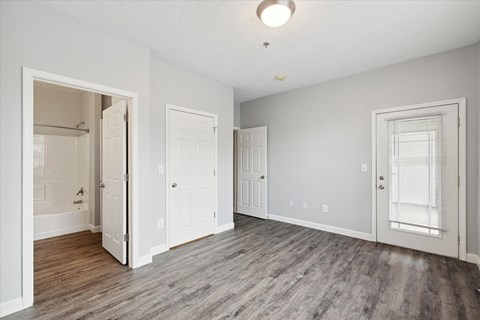 Bedroom with Bathroom Access