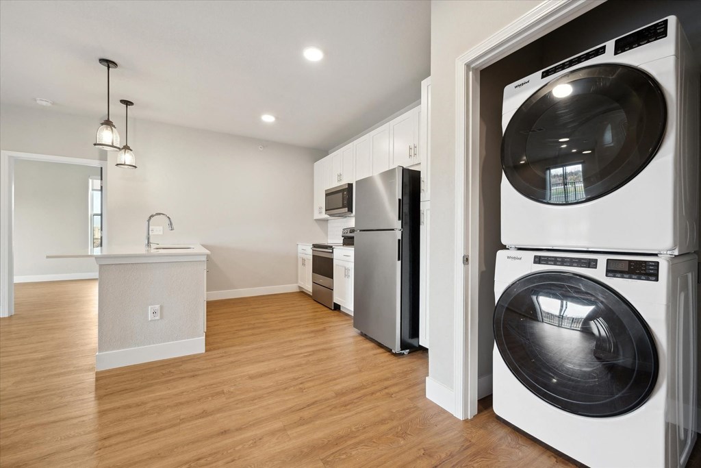 Washer/Dryer Near Kitchen