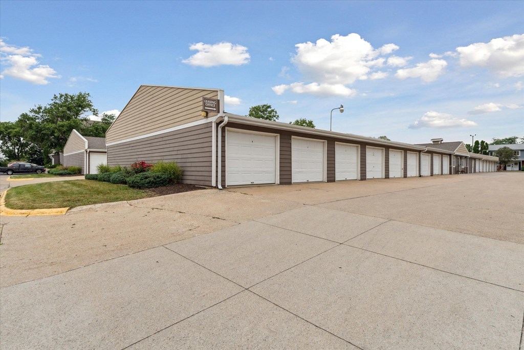 Detached Garage Spaces