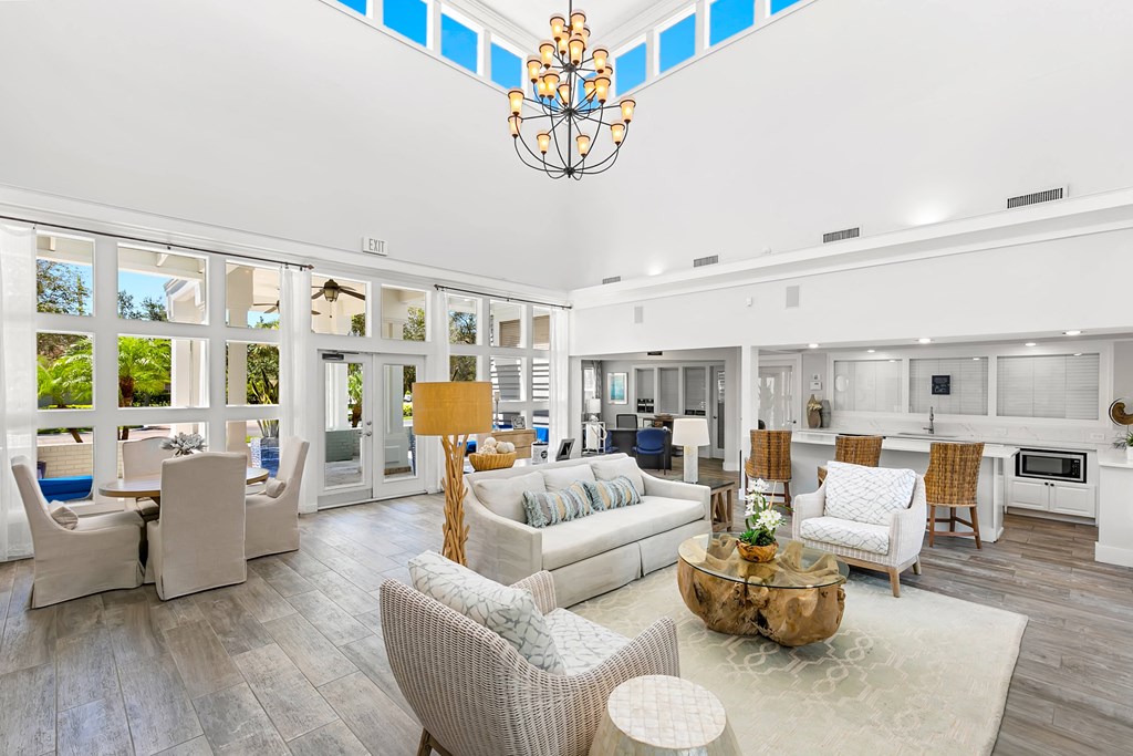 Clubhouse Lounge & Kitchen