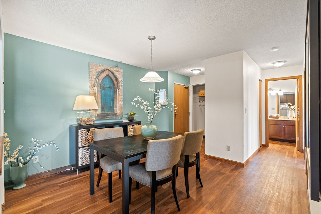 Spacious Entryway with Dining Area