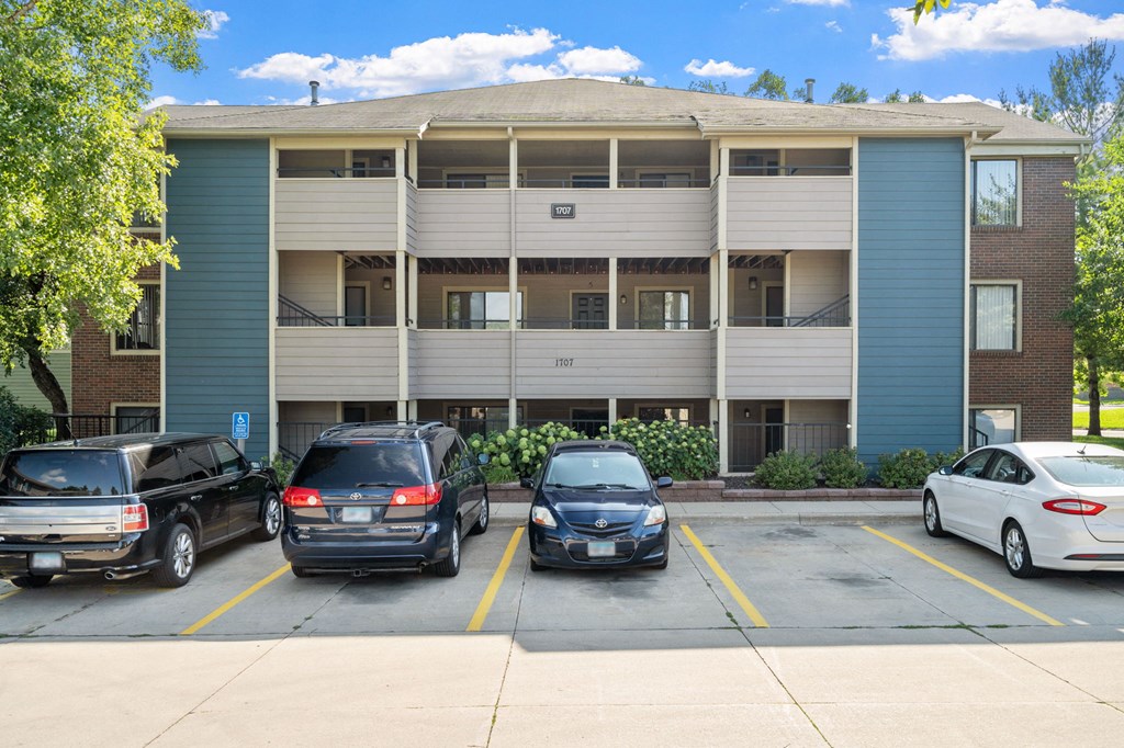 Exterior of Jordan Creek and Mills