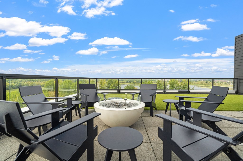 Outdoor Sky Deck with Firepit