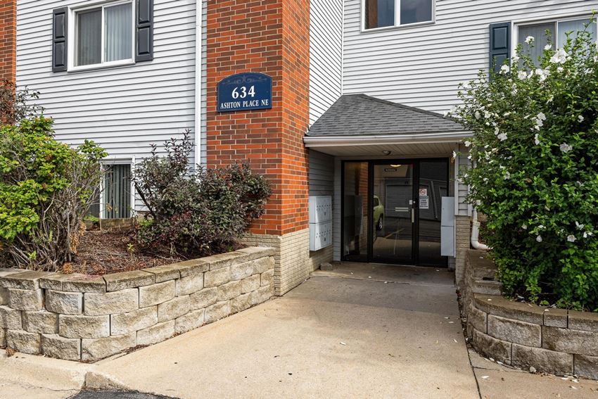 Grand Ridge Apartments, 620 Ashton Place NE, Cedar Rapids, IA RentCafe