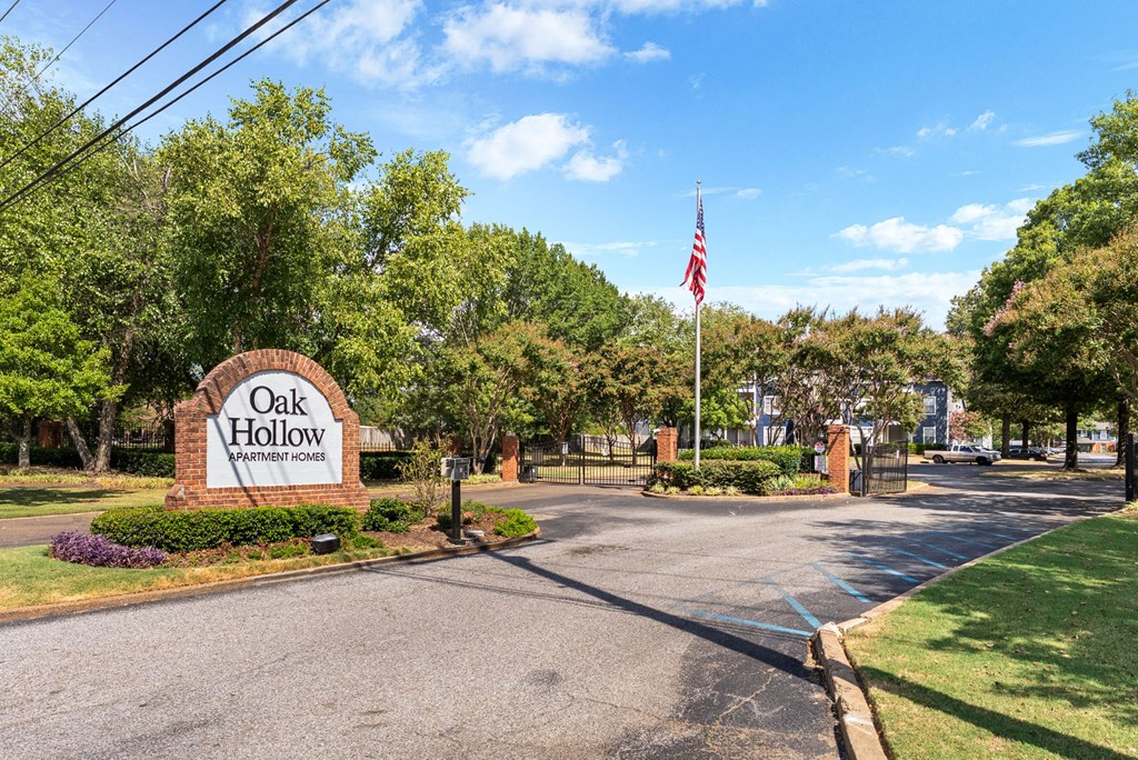 Oak Hollow Entrance