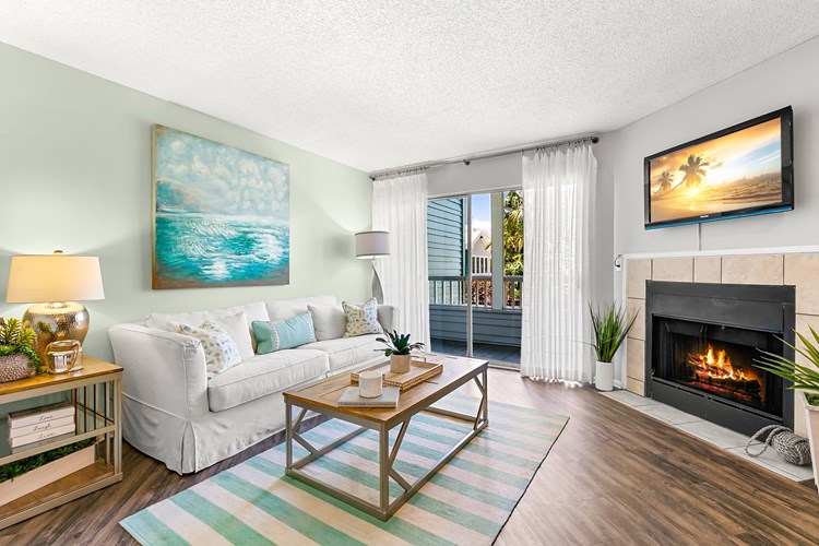 Isles Of Gateway is a similar property to Aura 4th located in St. Petersburg