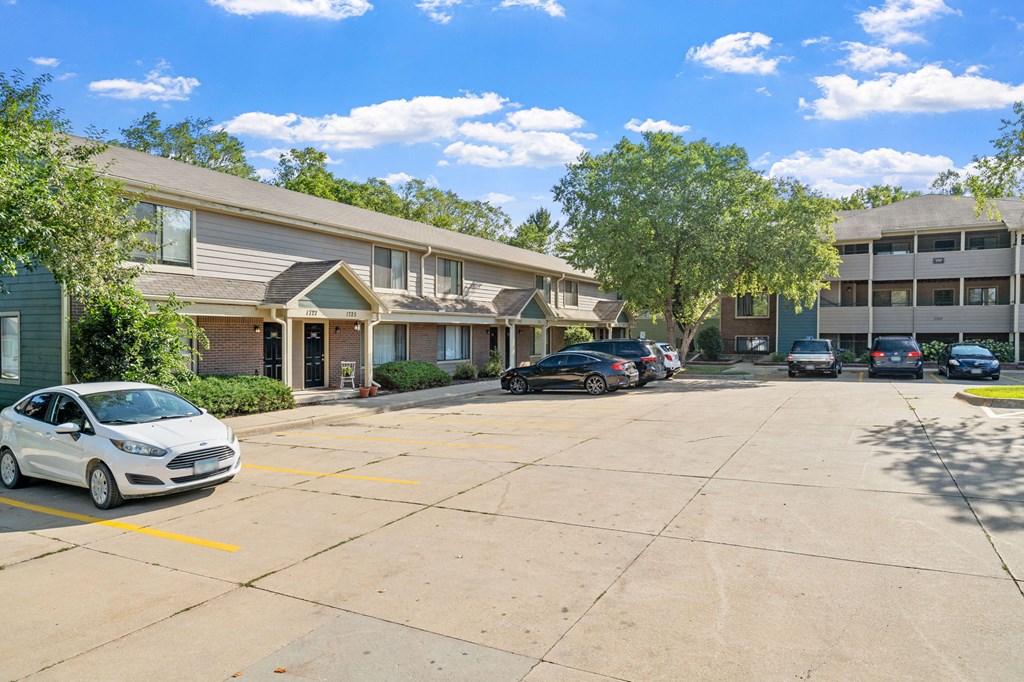 Exterior of Jordan Creek and Mills