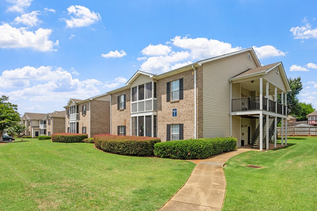 Exterior of Highland Lakes