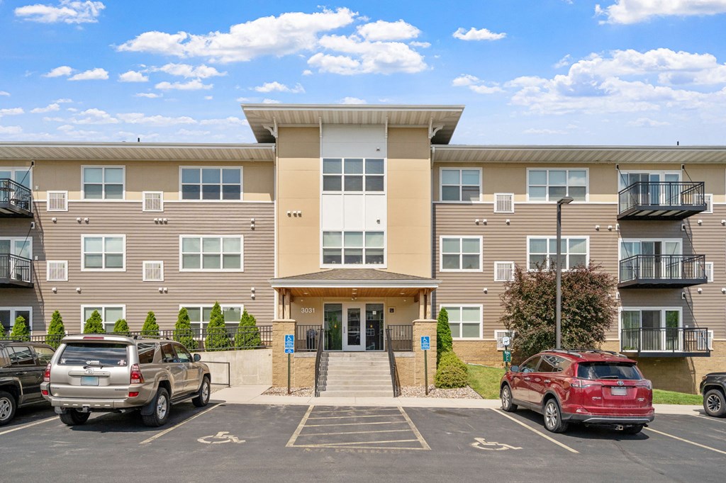 Exterior of Eastwood Ridge