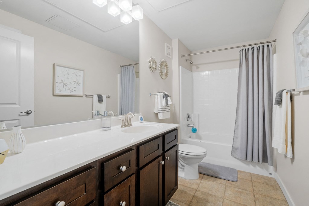 Bathroom with Modern Finishes