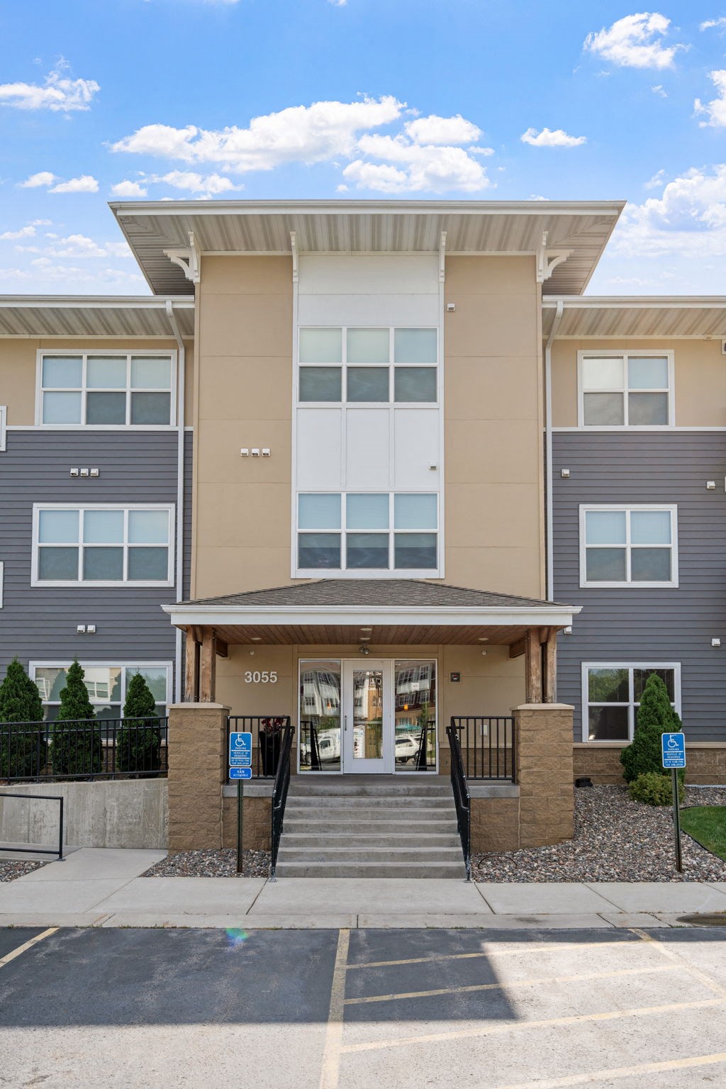 Exterior of Eastwood Ridge