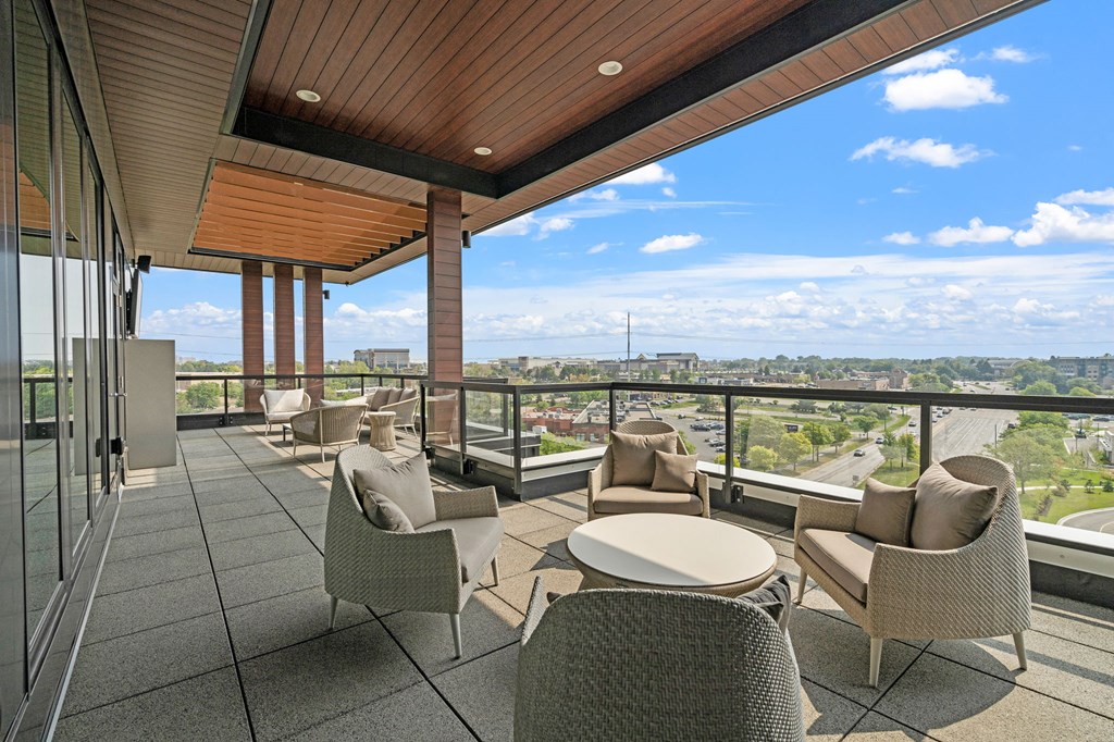 7th Floor Dining Terrace