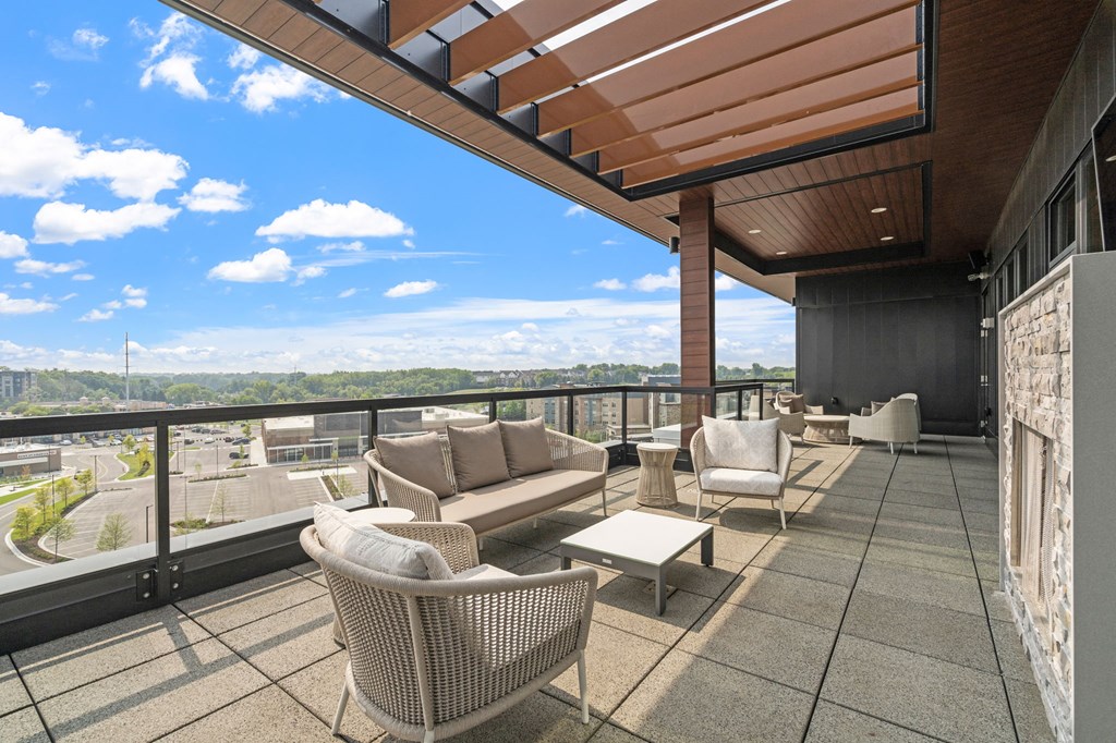 7th Floor Dining Terrace