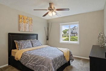 Bedroom With Ceiling Fan & Light - Photo Gallery 5
