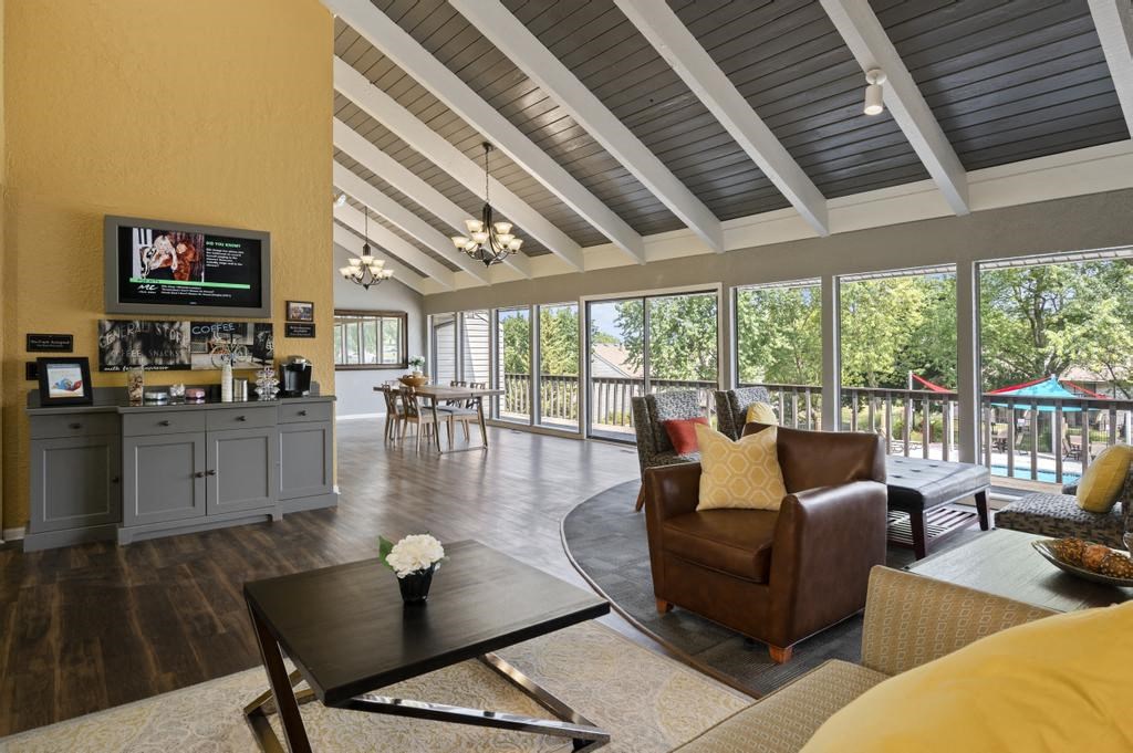 Clubhouse Lounge Overlooking The Pool & Sundeck