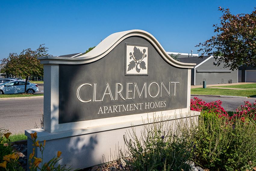 Claremont Monument Sign - Photo Gallery 1