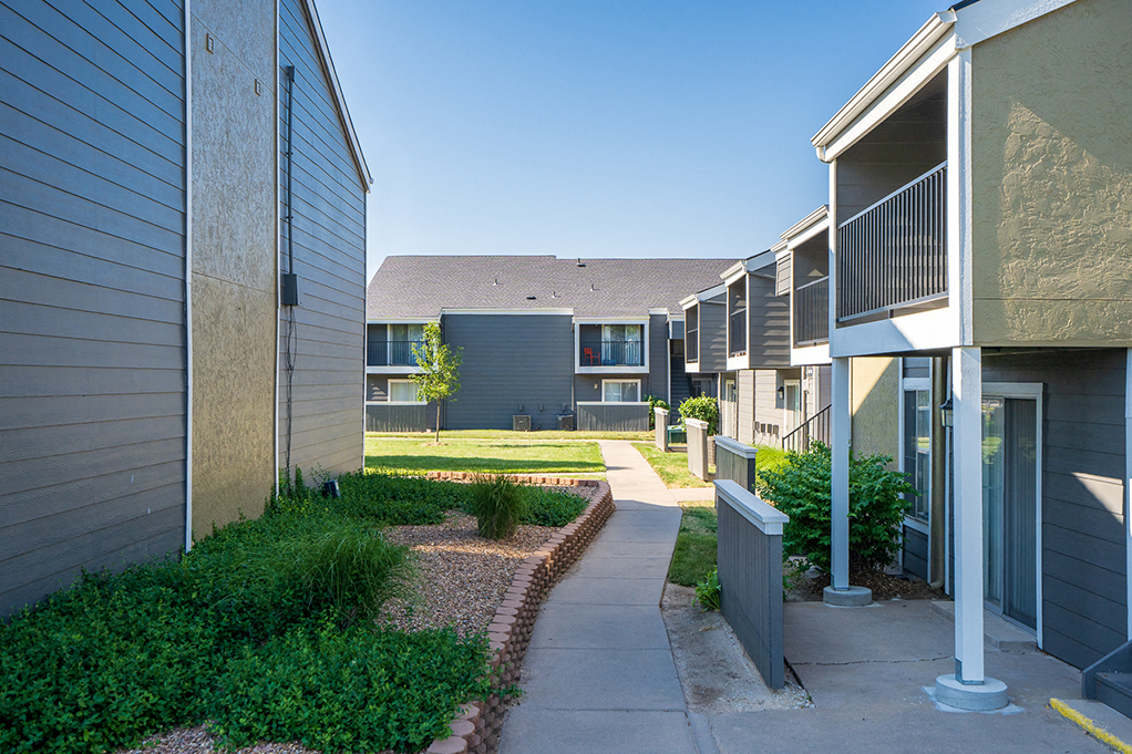 Walkway across Claremont