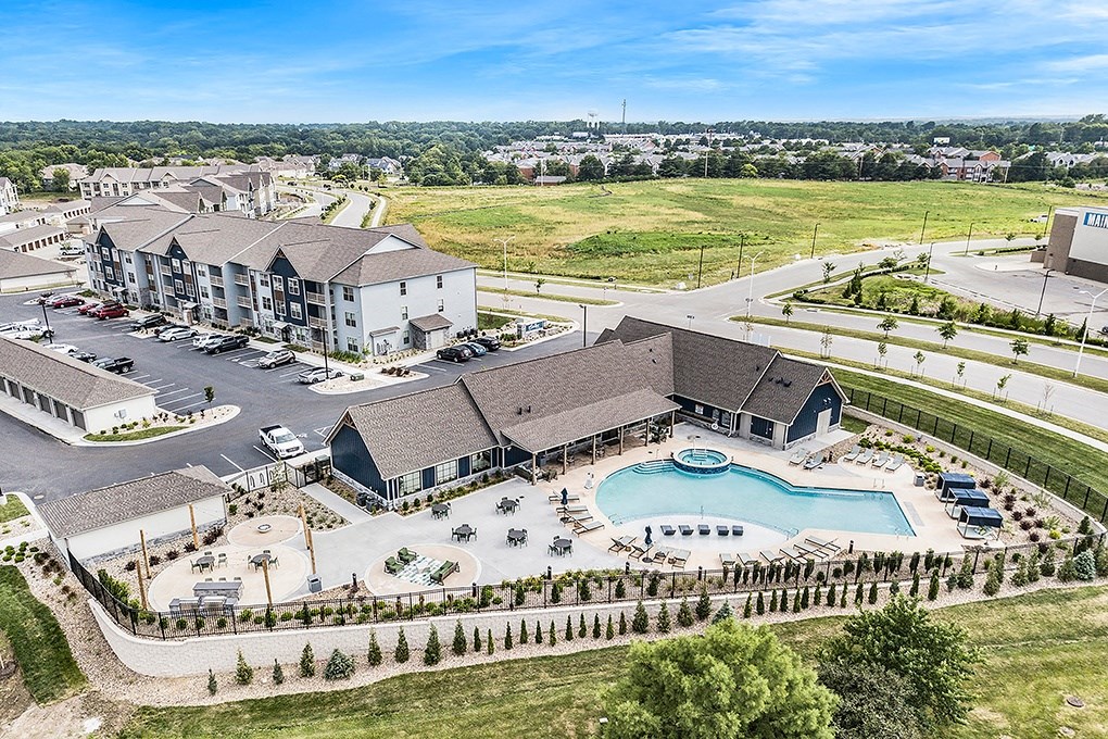 The Element Apartments, 8101 NW Barrybrooke Drive, Kansas City, MO