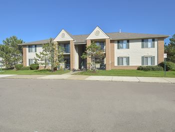 Exterior Of Lakeside Park Apartment Homes
