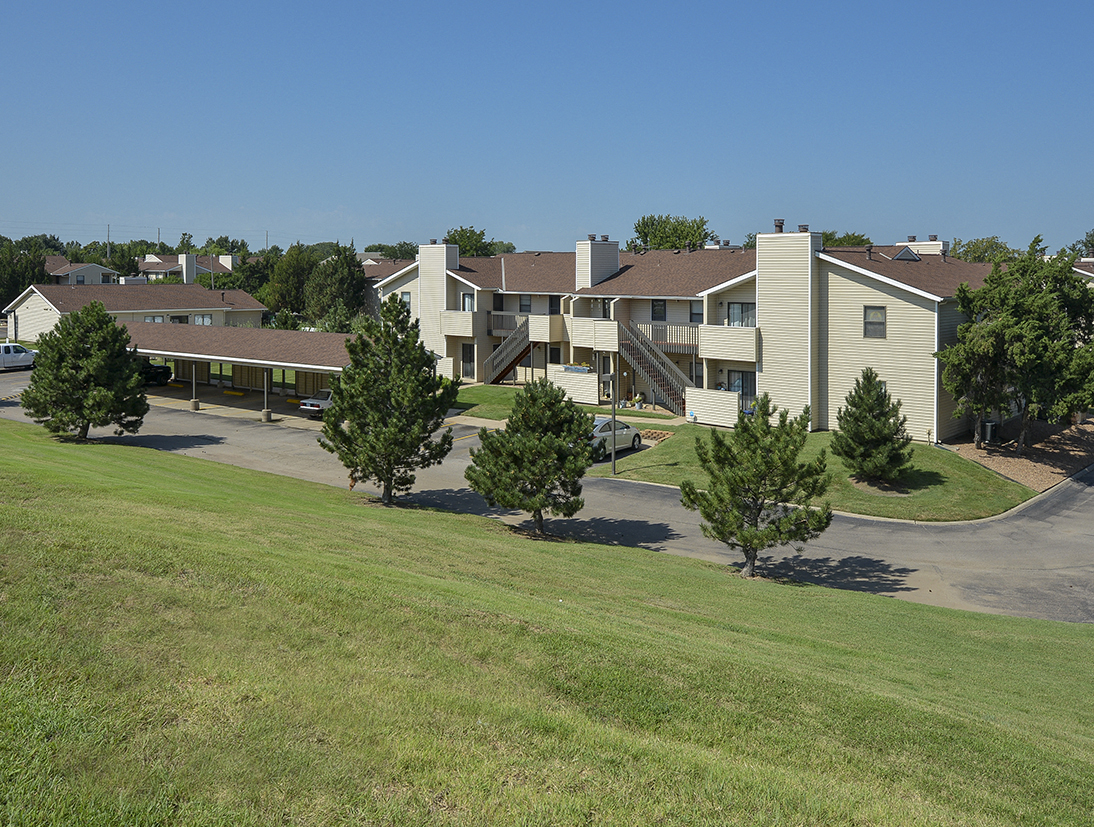 Mature Landscaping Around the Eagle Creek Community