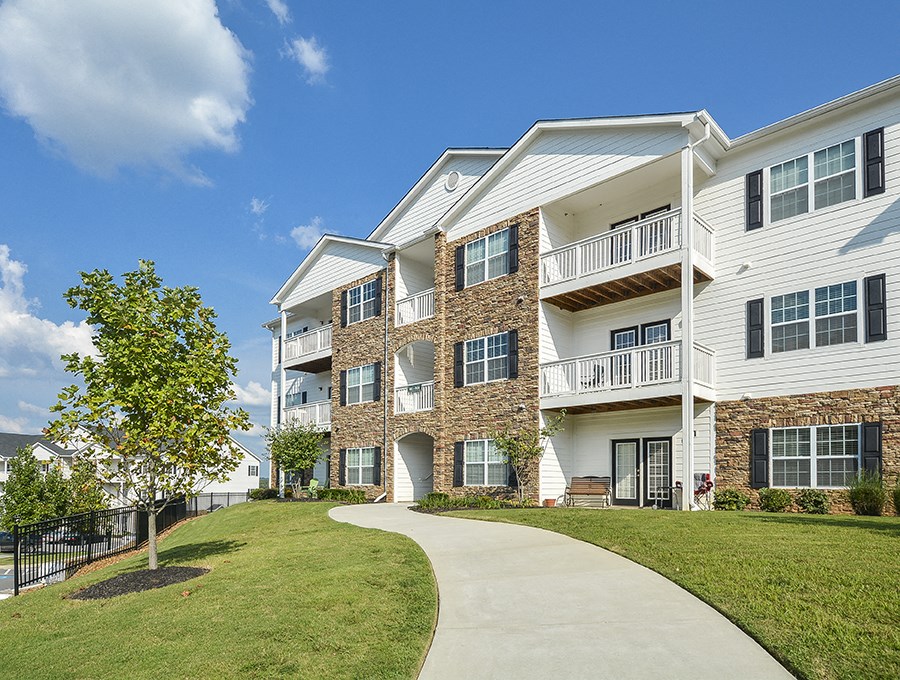 Exterior of a Brookes Edge Apartment Building