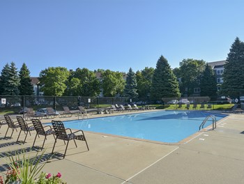 Pool and Sundeck - Photo Gallery 43