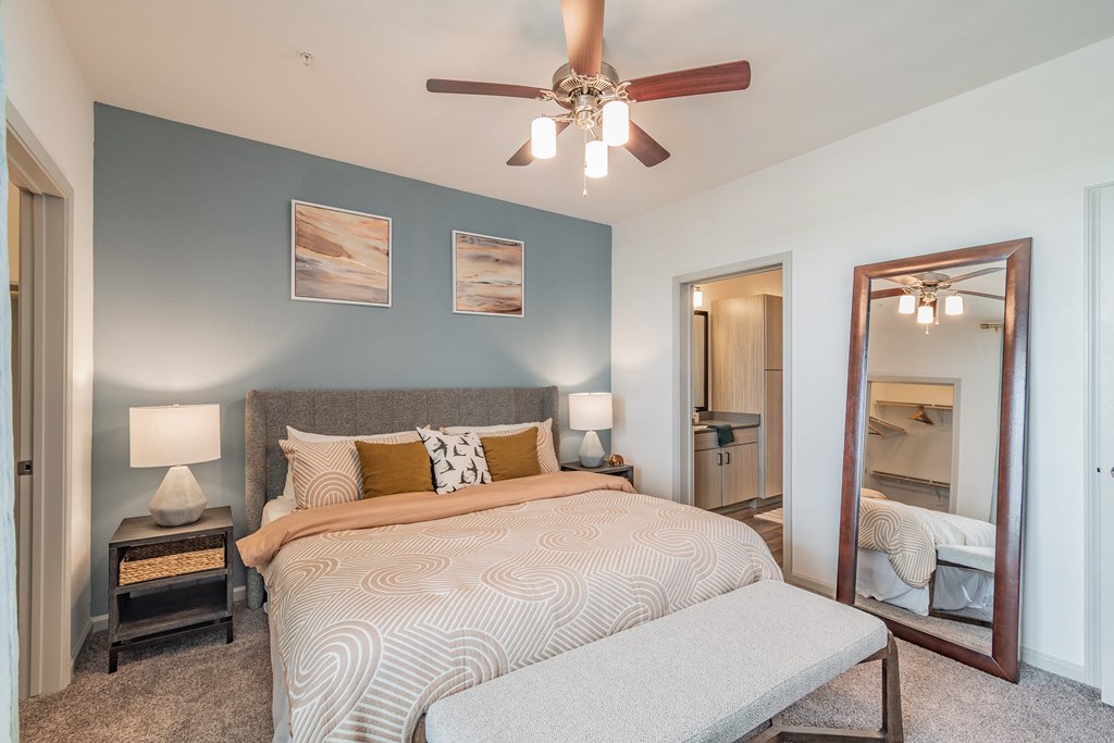 Bedroom With Attached Bathroom & Walk-In Closet