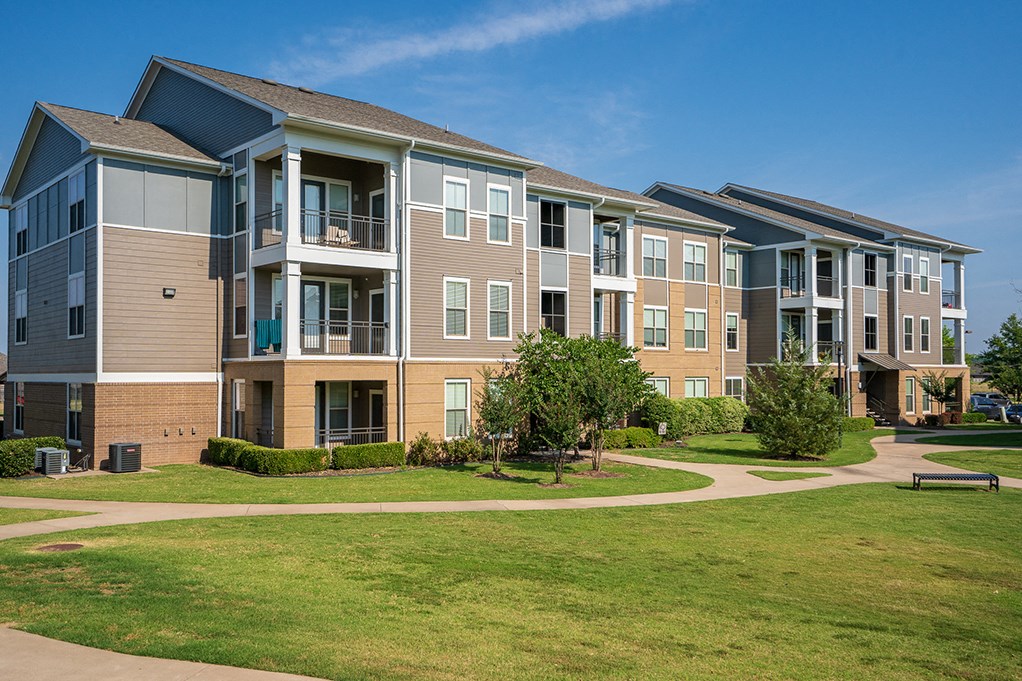 Exterior of an Encore Memorial Apartment Building
