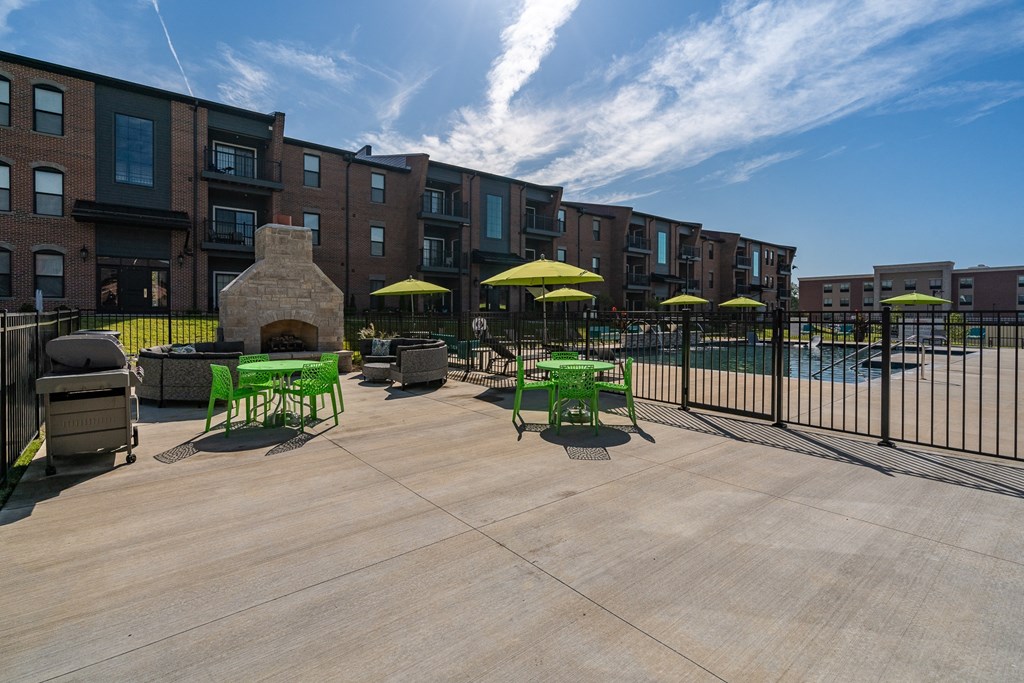 Outdoor Pool & Sundeck