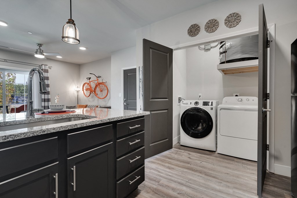 Closet With Washer & Dryer