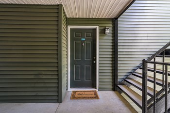 Exterior Apartment Door In Breeze Way - Photo Gallery 17