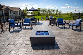 Outdoor Firepit Area - Photo Gallery 9