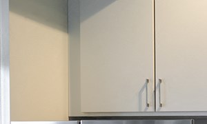 Modern Kitchen with Stainless Steel Appliances and Oven Hood