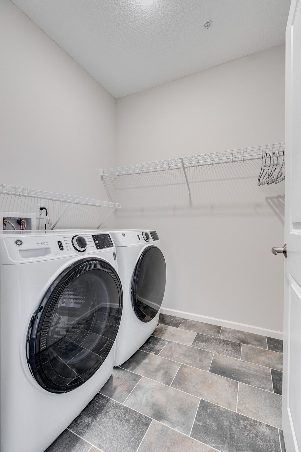 Walk-In Closet With Washer & Dryer