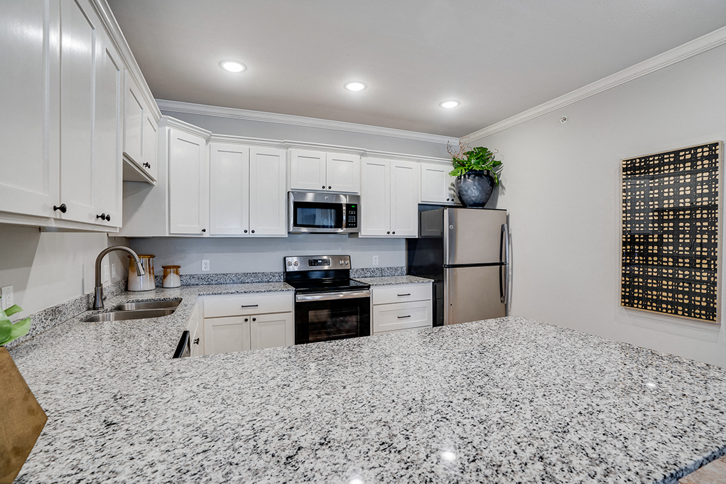 Plenty of Granite Countertop Space