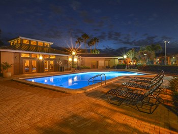 Night Pool and Sundeck - Photo Gallery 26