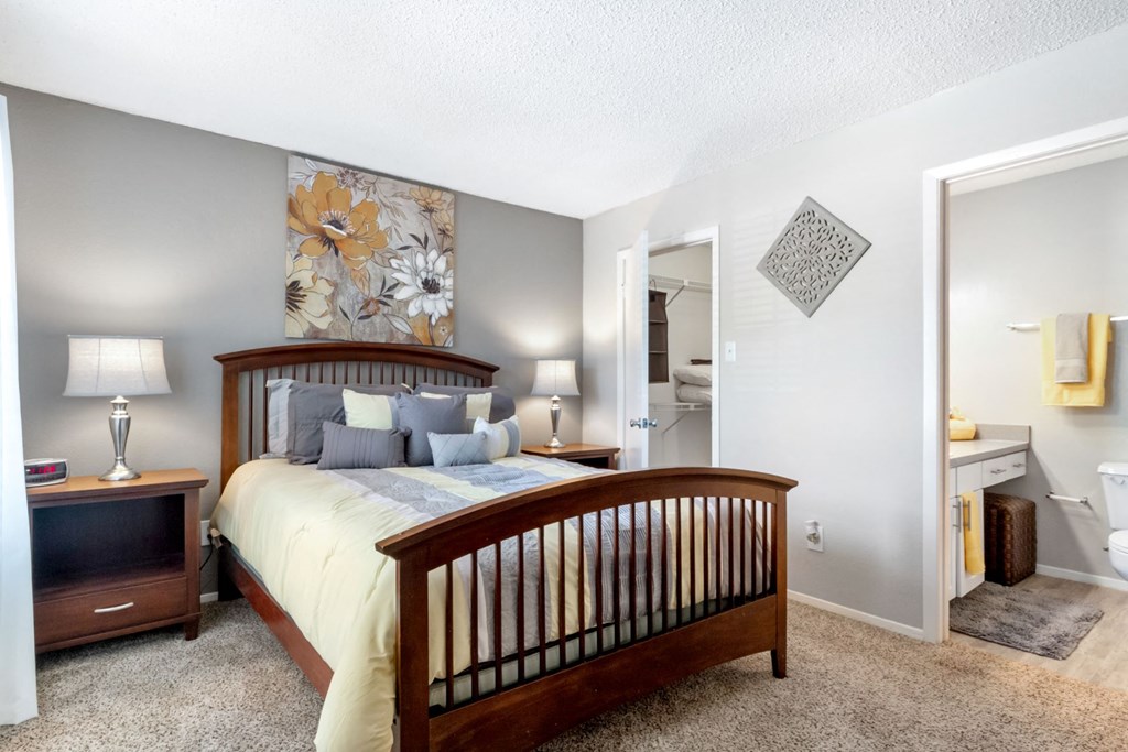 Bedroom with Bathroom Access