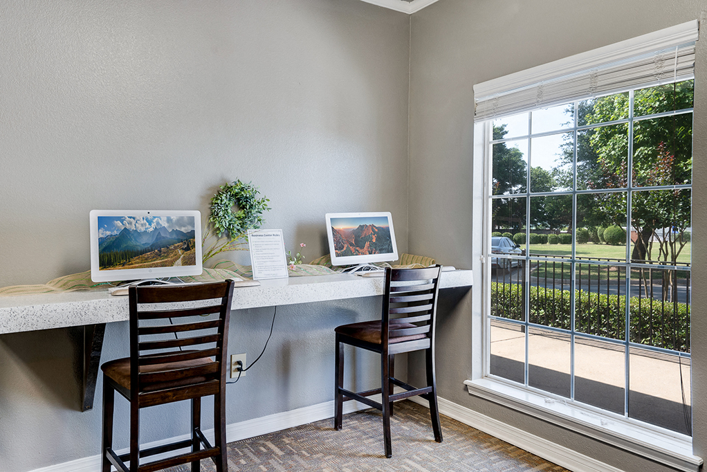 Clubhouse Business Center