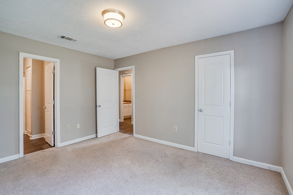 Bedroom with Joint Bathroom