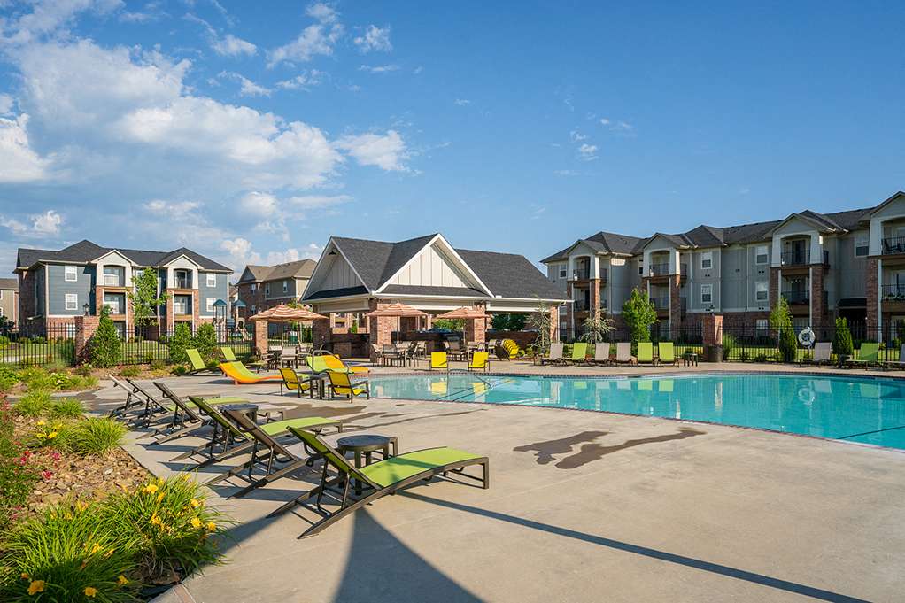 Sundeck Pool Lounge Chairs