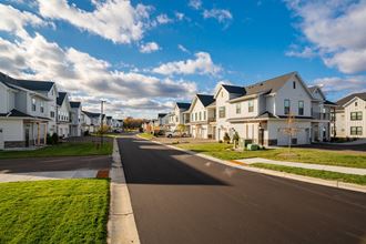 Sundance Woodbury Apartment Homes Featuring Personal Driveways - Photo Gallery